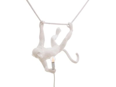 d_monkey-suspension-singe-suspendu-resine-l59cm-seletti-blanc-front-4.jpg