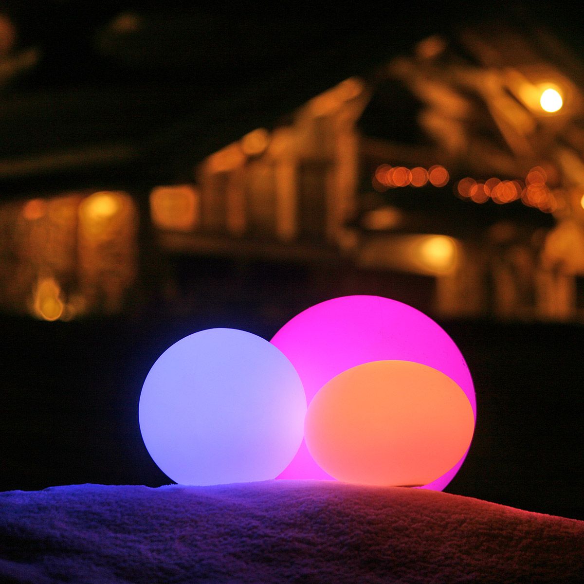 Boule lumineuse GLOBE (D50cm) en polyéthylène blanc
