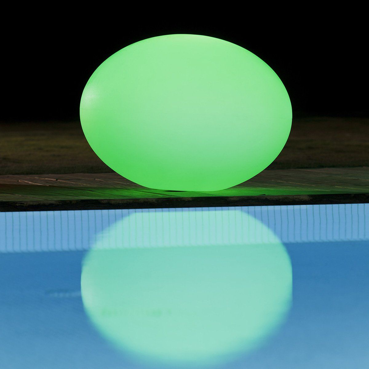 Boule lumineuse FLATBALL (D35cm) en polyéthylène blanc