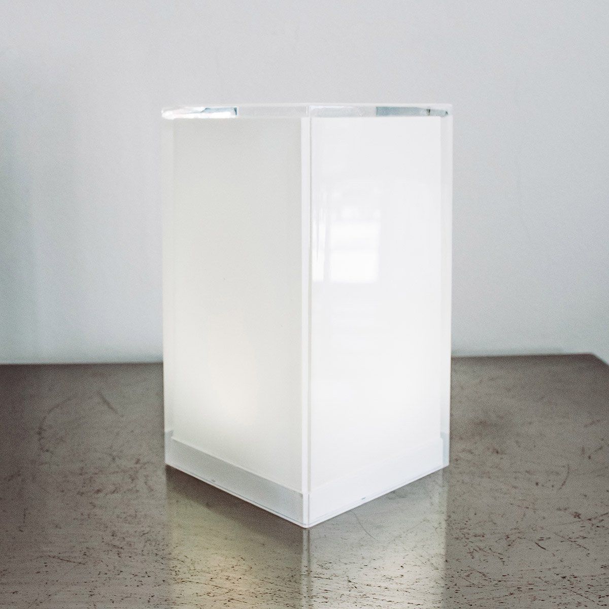 Cube lumineux CUBE en polyéthylène blanc - Keria et Laurie Lumière