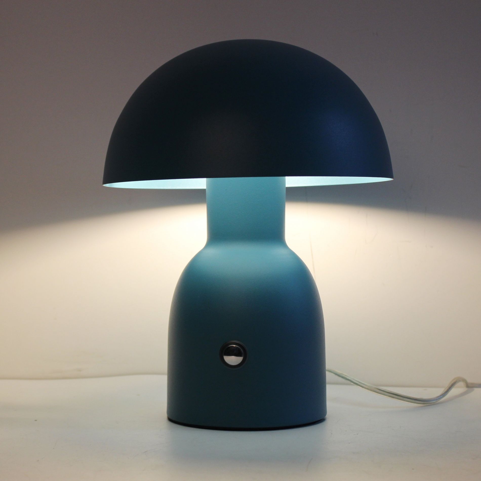 Lampe en aluminum COBRA bleue nuit - Keria et Laurie Lumière