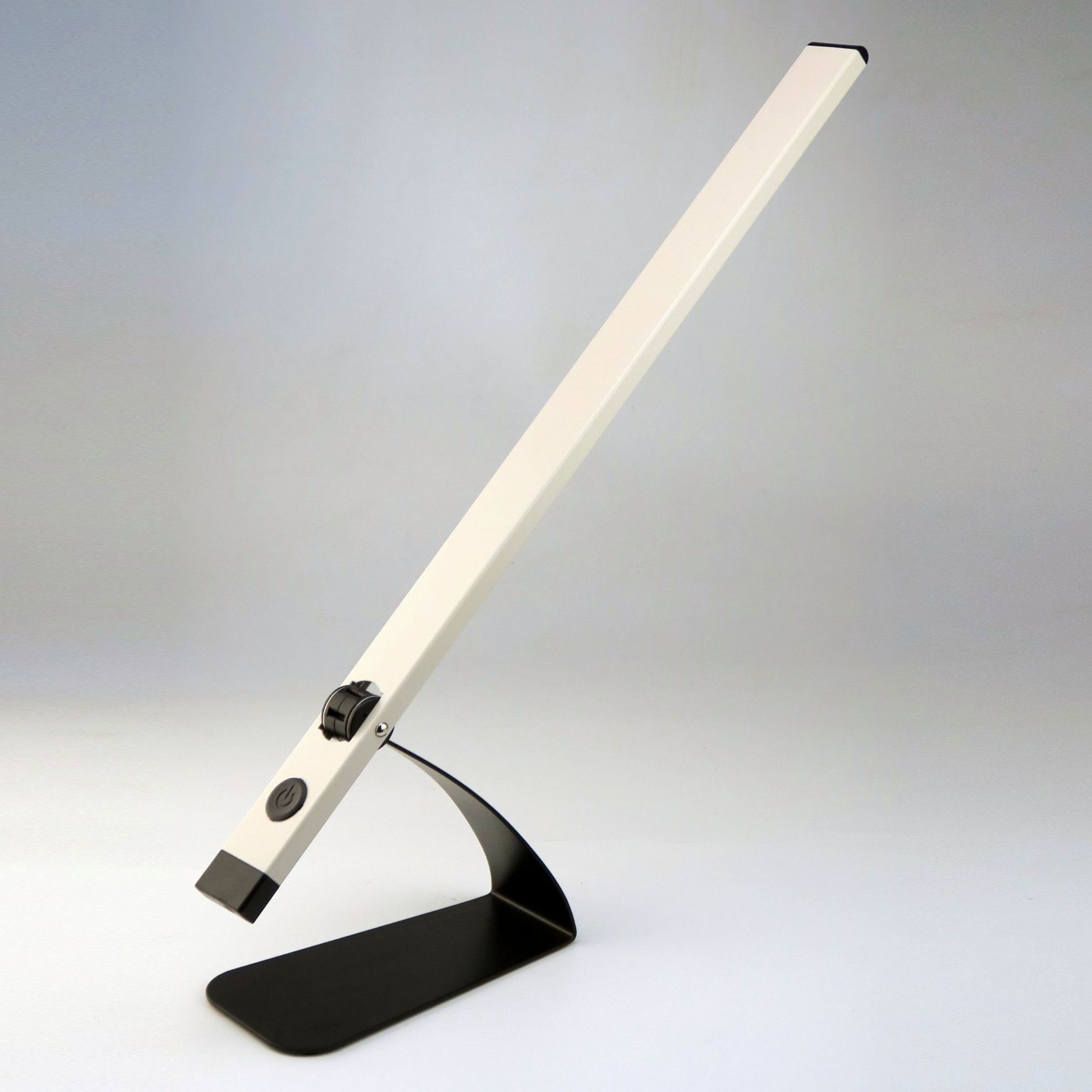 Lampe de bureau LED HELM en plastique et aluminium blanc