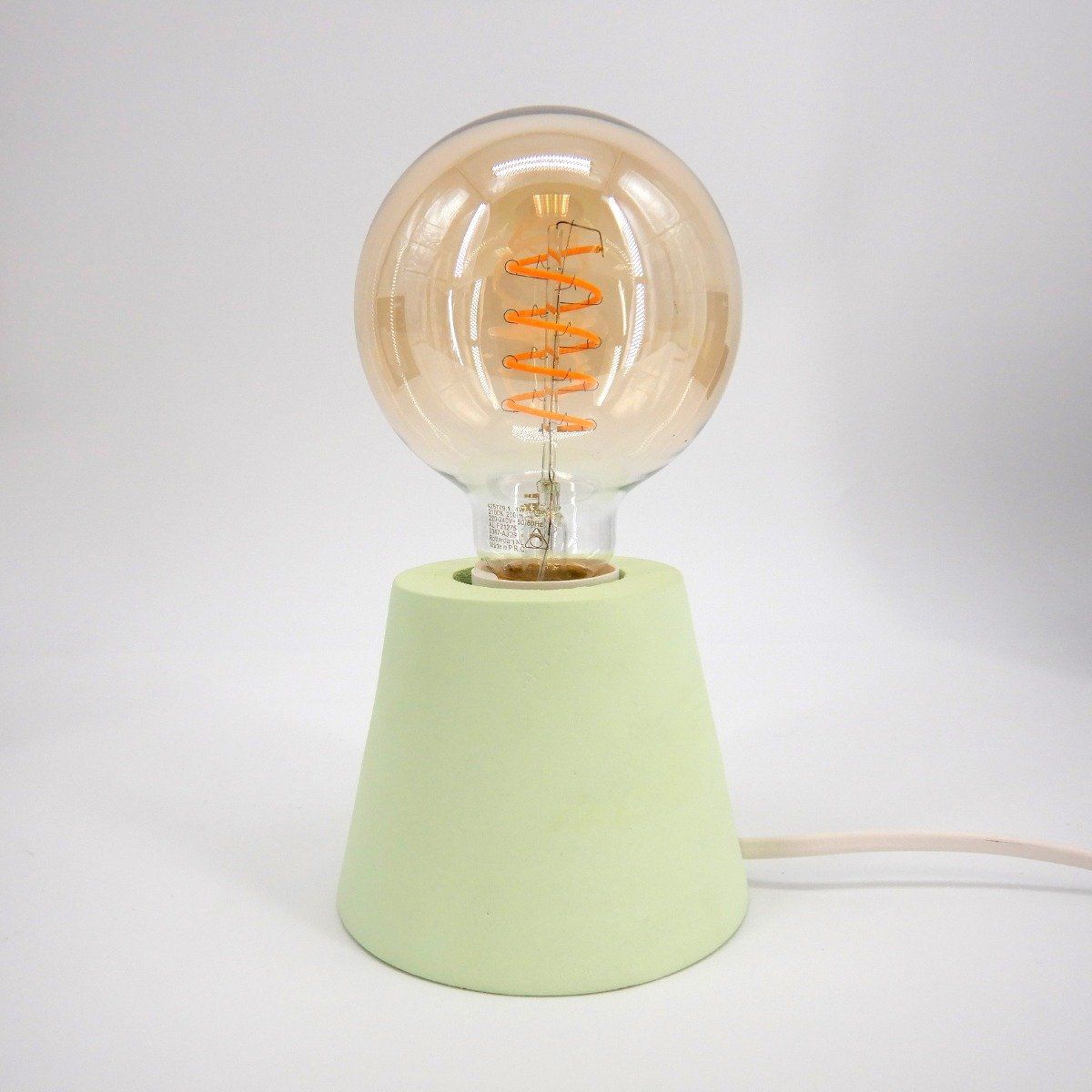 Lampe à poser CONE (H11cm) en bois vert pomme