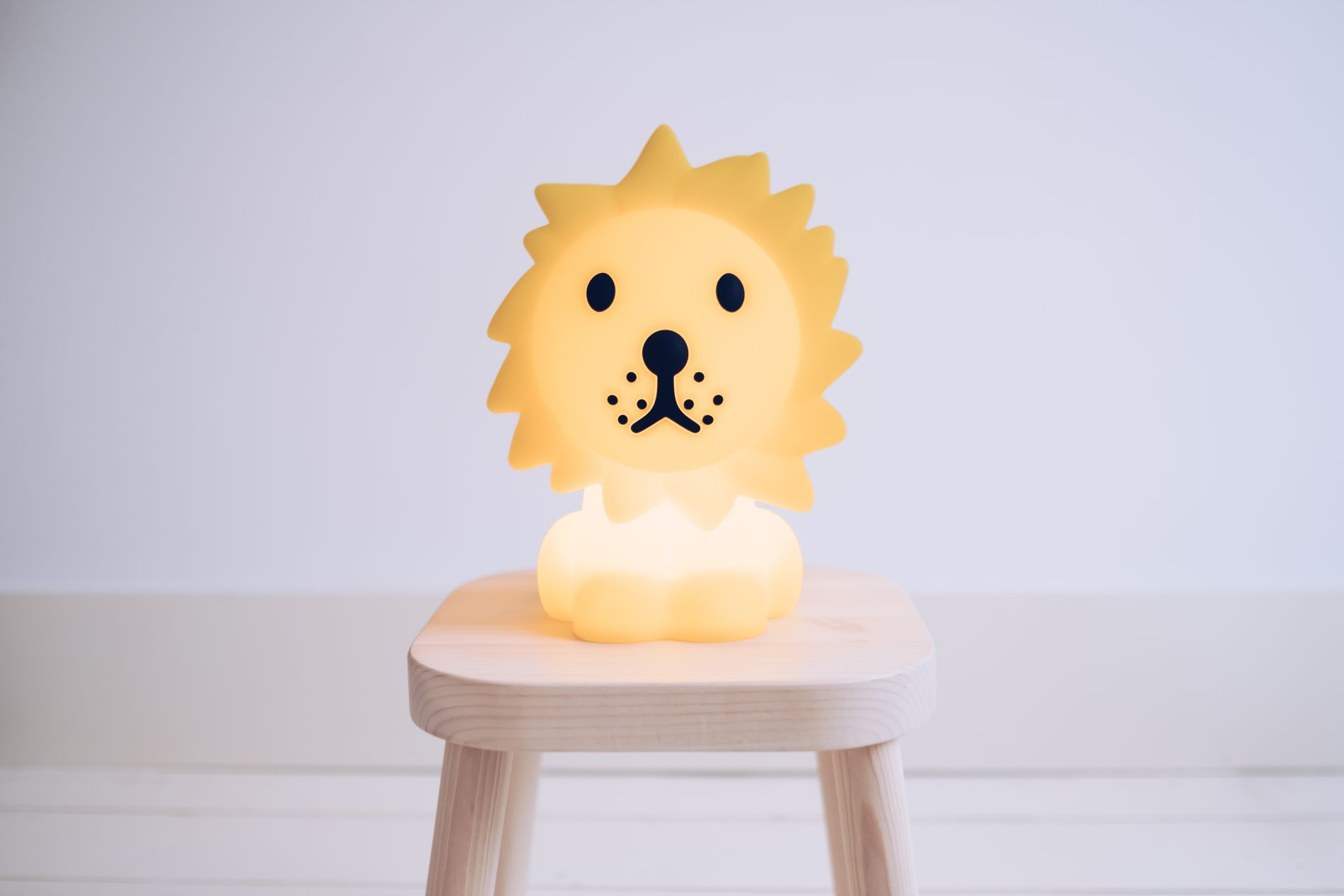 Veilleuse enfant LED LION en silicone jaune