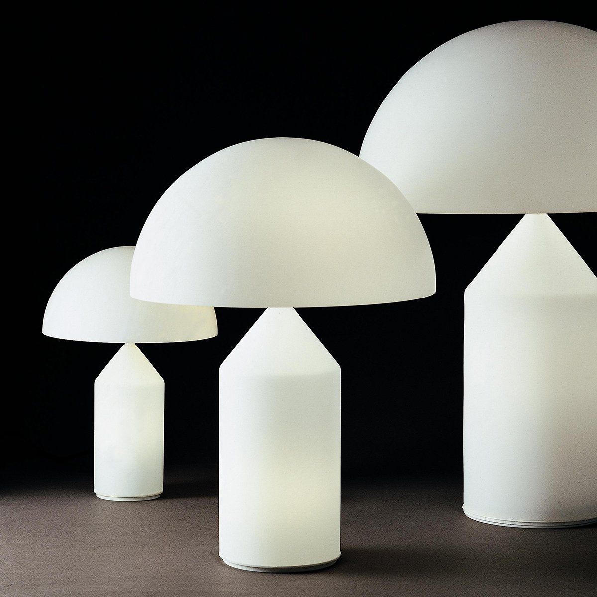 Lampe design ATOLLO (H70cm) en verre de Murano opale blanc
