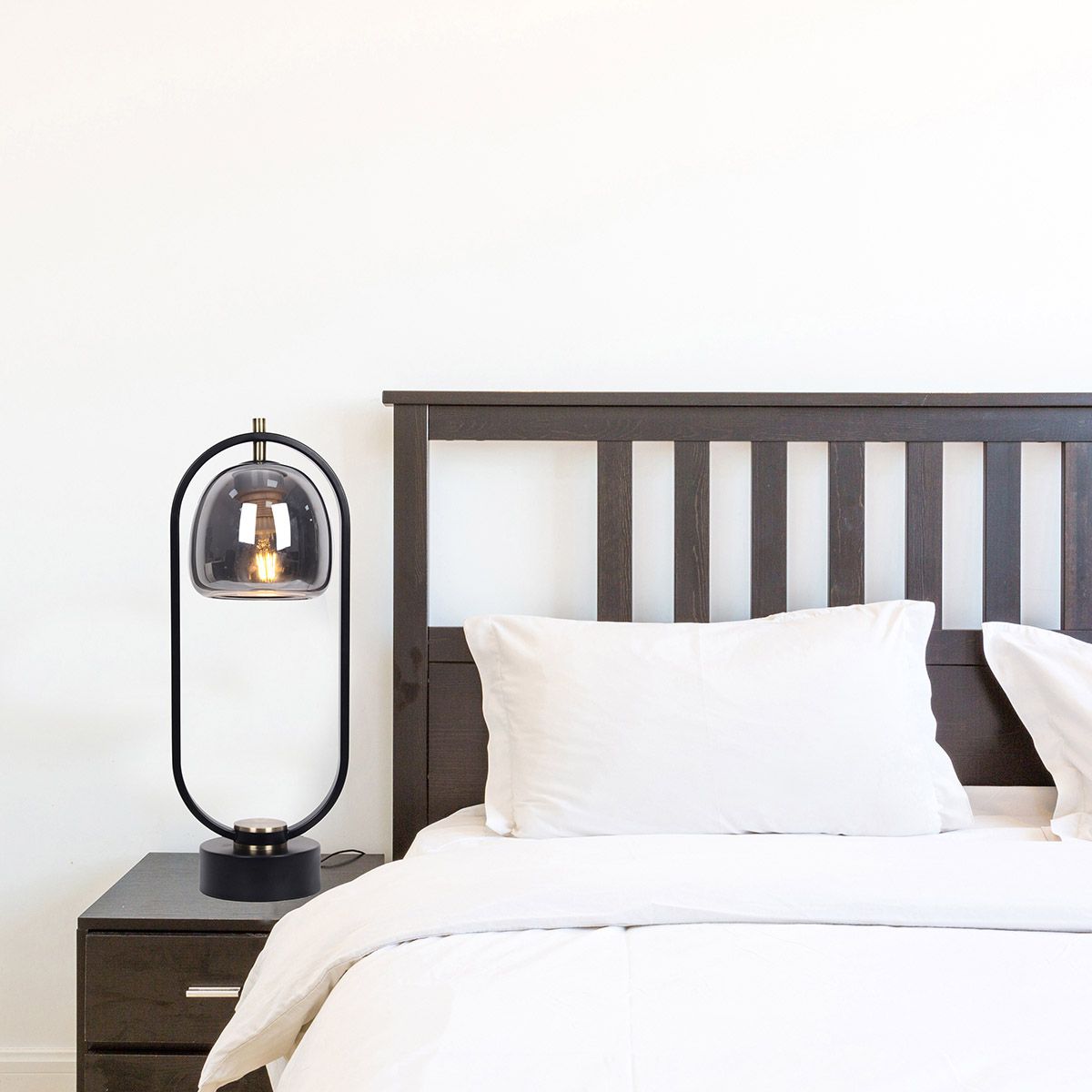 Chambre à coucher : bien choisir sa lampe de chevet - Keria et Laurie  Lumière
