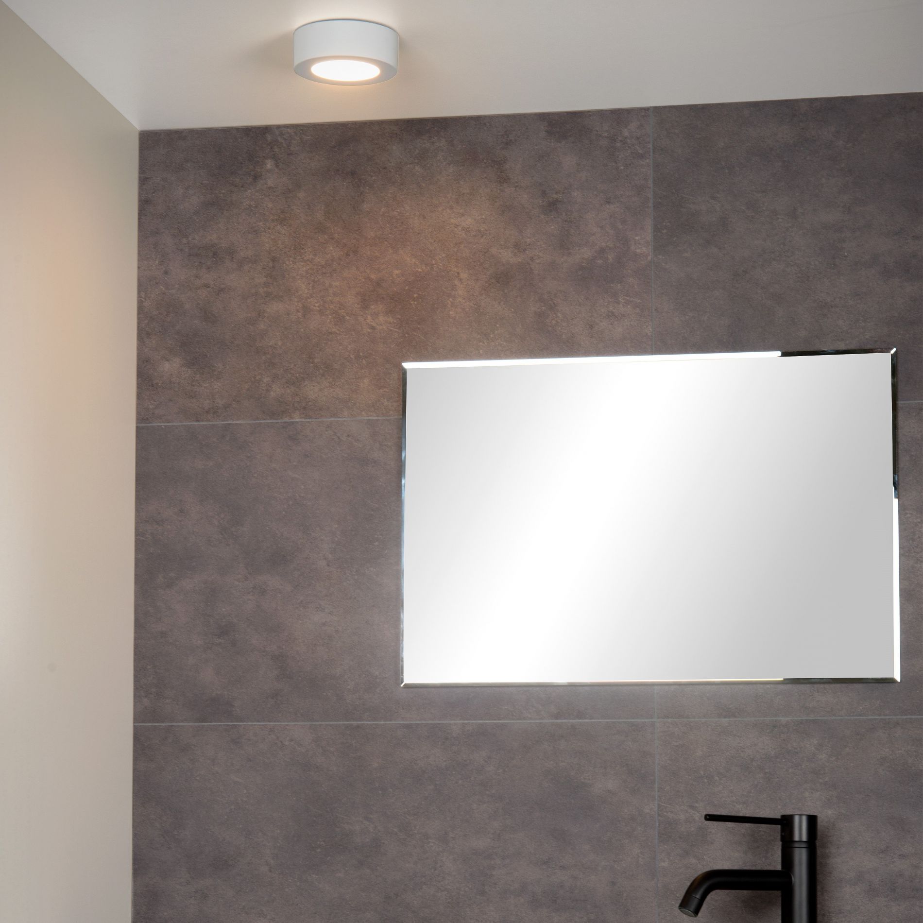 Plafonnier salle de bain LED rond BRICE (D12cm) en aluminium blanc