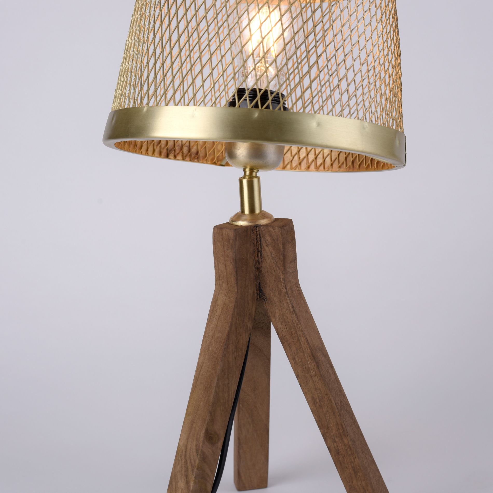 Lampe à poser FREDERIK en bois et métal couleur laiton