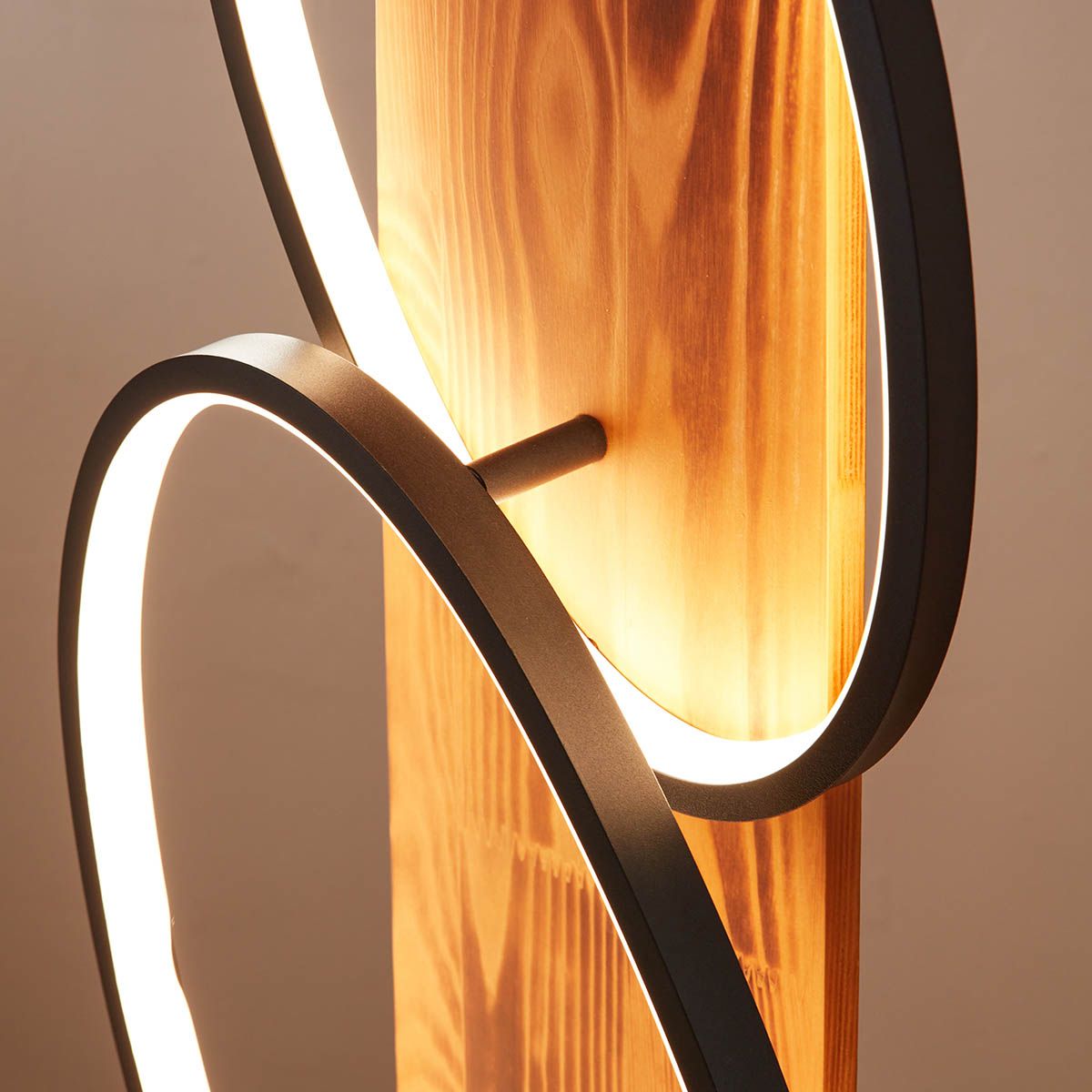 Lampadaire LED RLOOP en bois naturel et métal