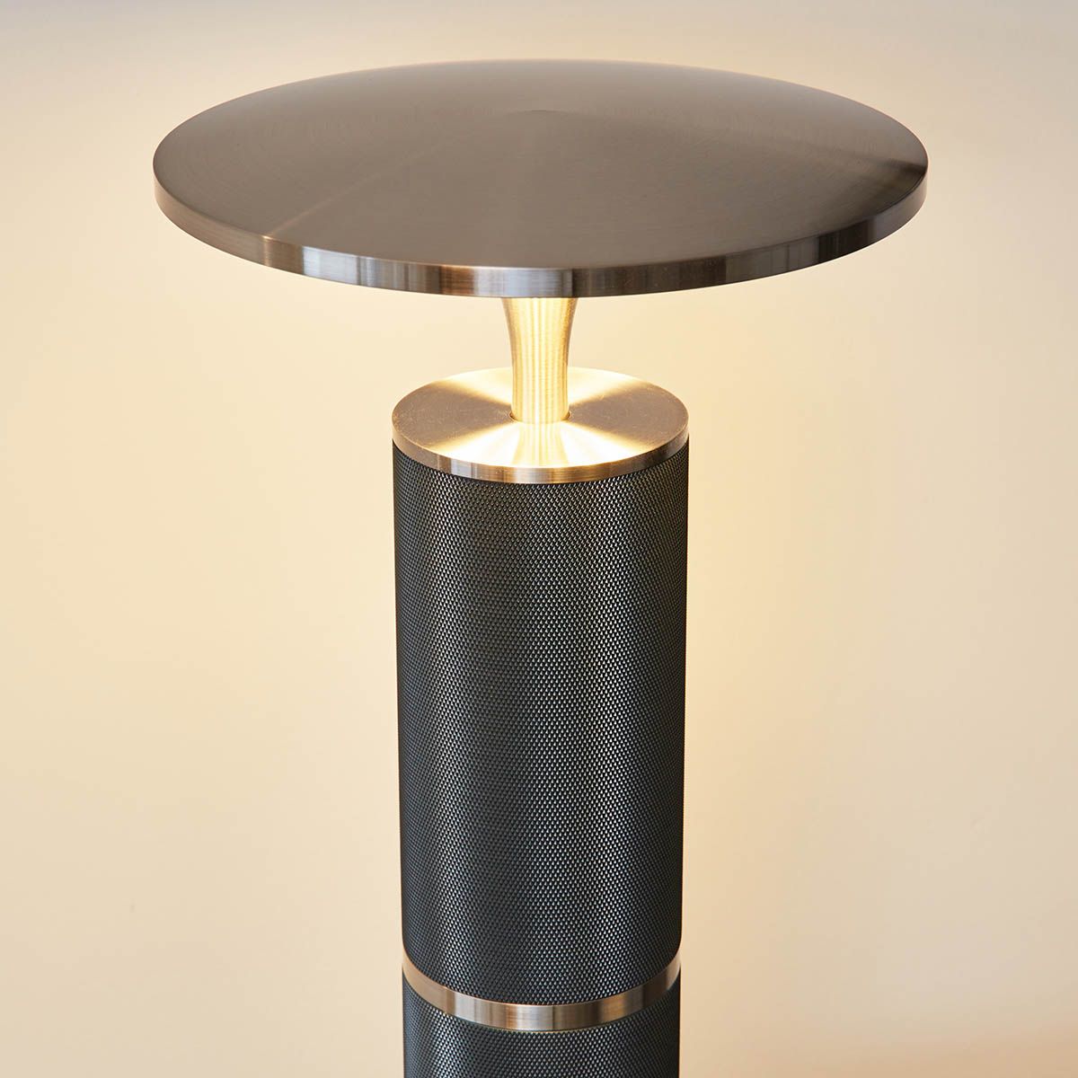 Lampe à poser LED DEEPLY (H42cm) en métal noir et argent