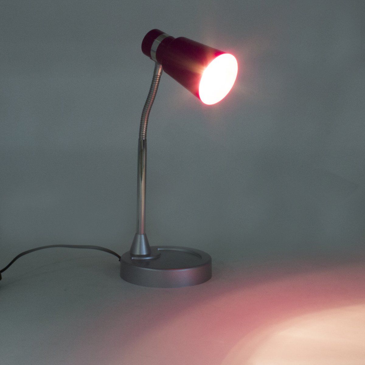 Lampe de bureau flexible LILY rose en métal