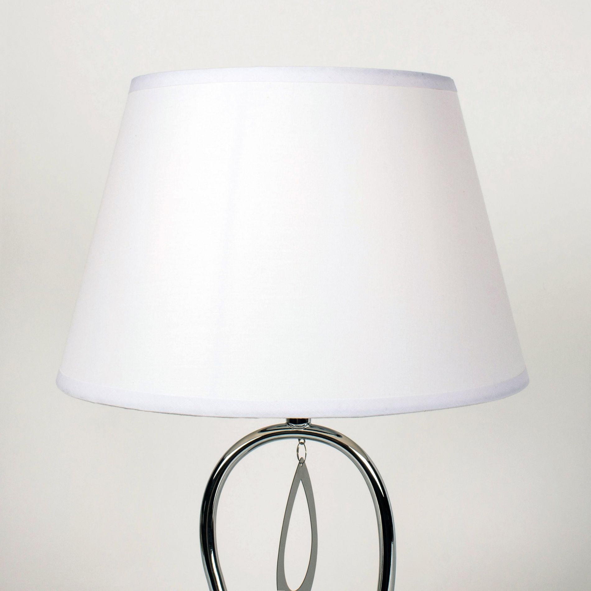 Lampe de table ELISABETH argentée en métal