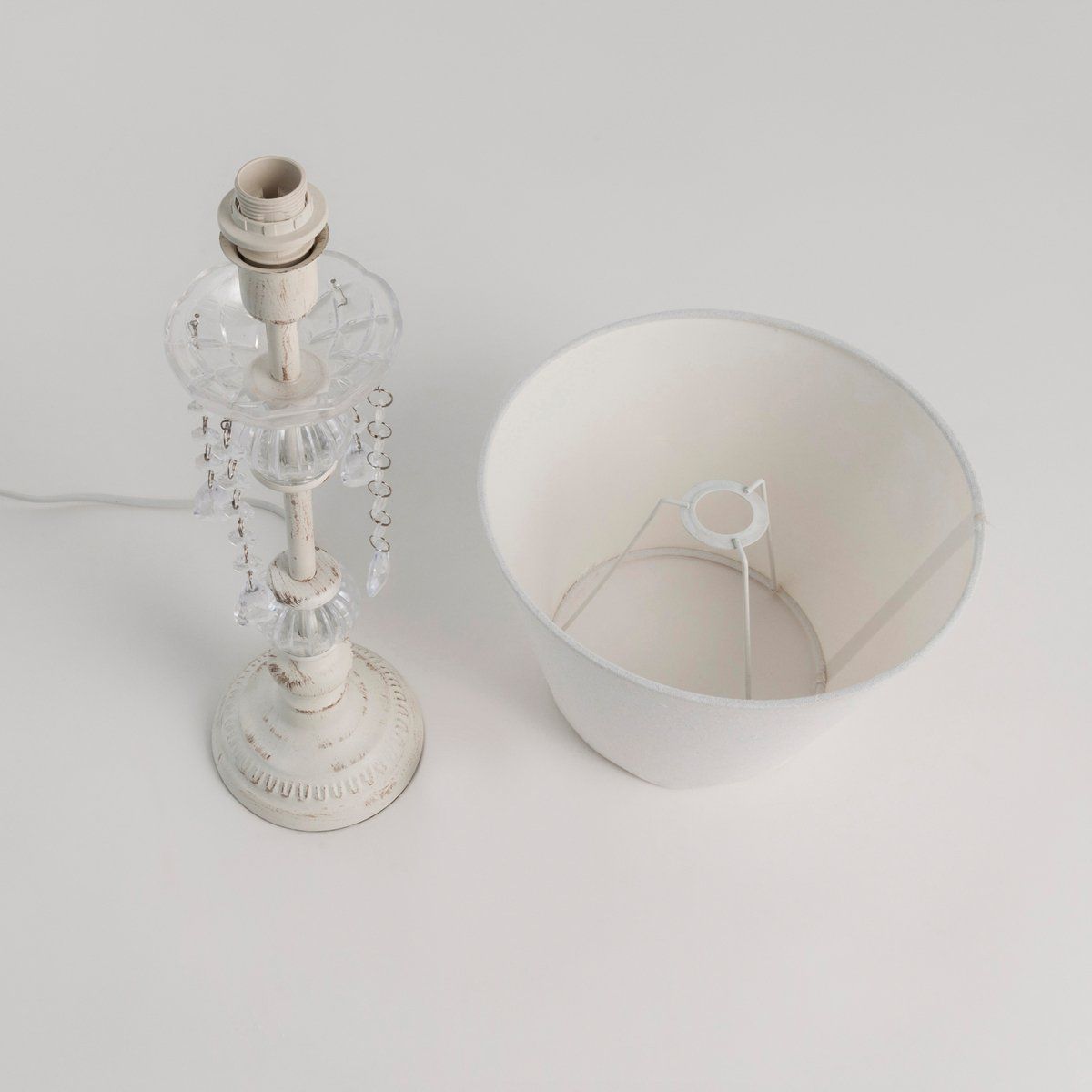 Lampe EULALIE blanche et taupe en métal et acrylique