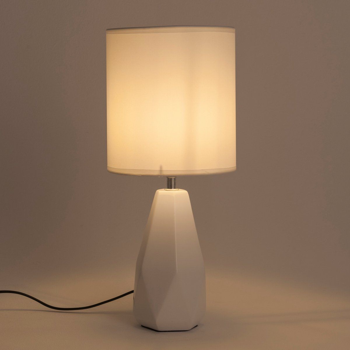 Lampe HECHTIA blanche en céramique