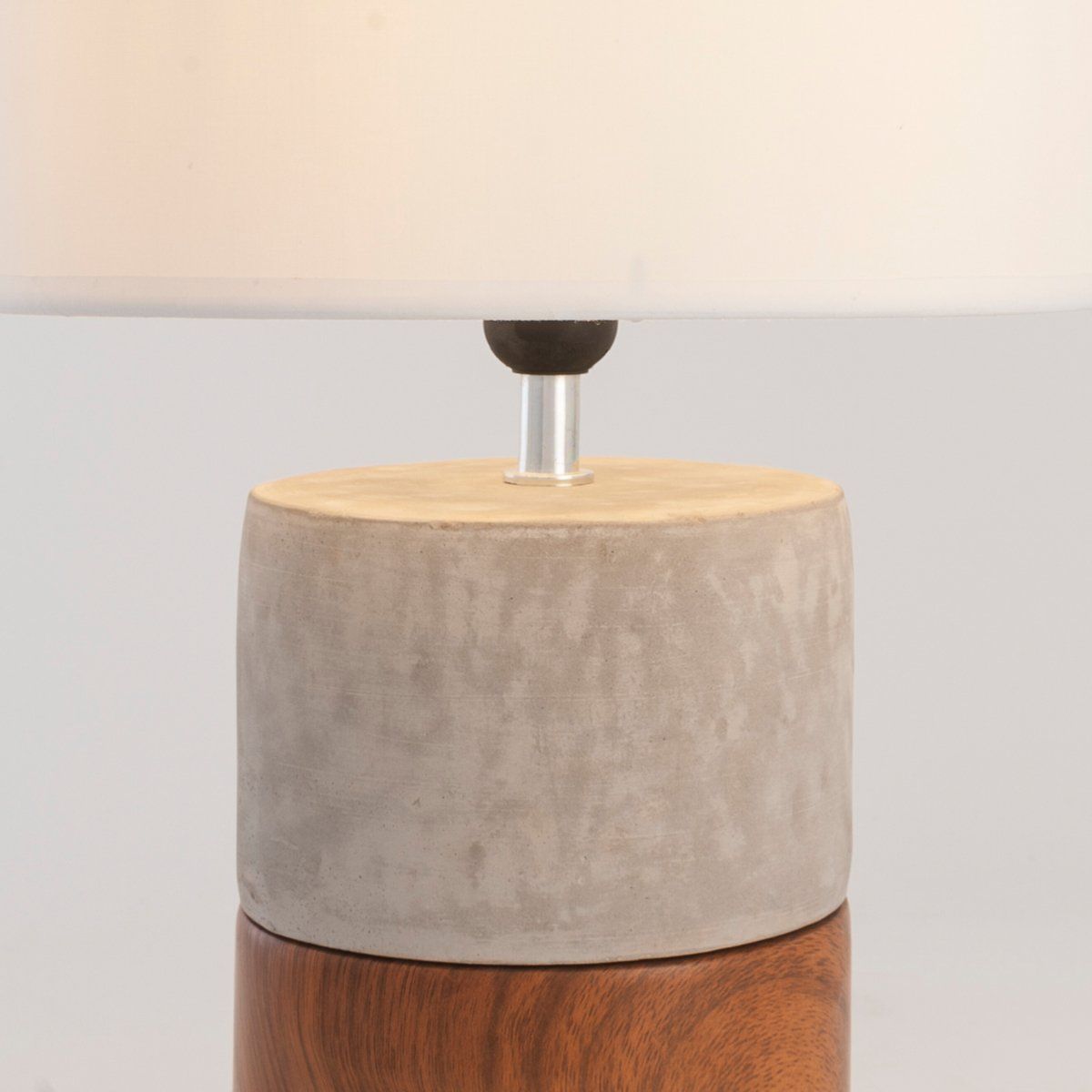 Lampe STAPELIA marron et grise en céramique et béton