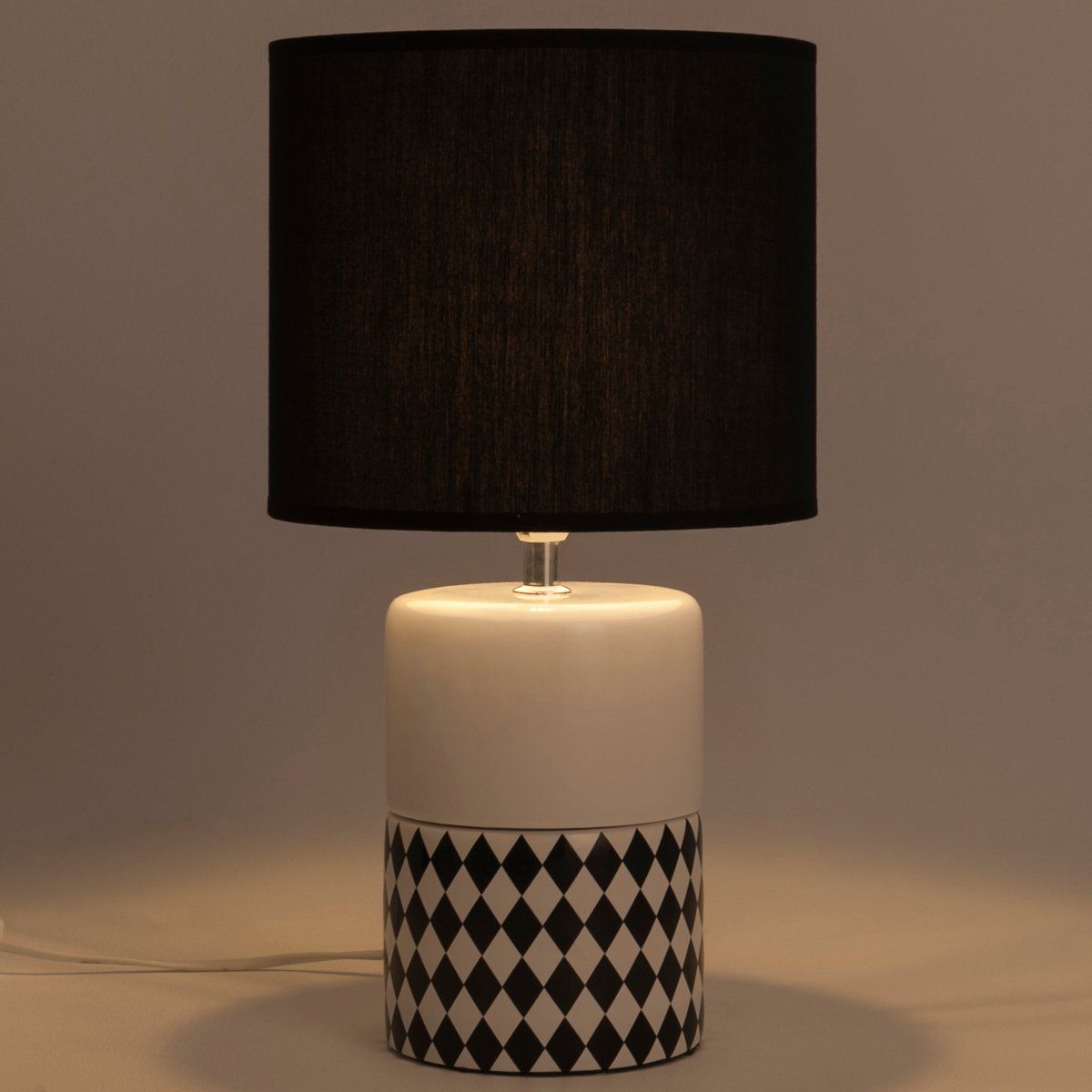 Lampe KULDURA noire et blanche en céramique et tissu