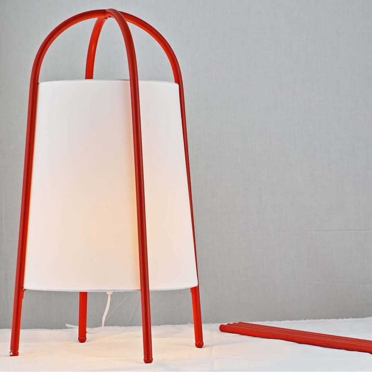 Lampadaire lampe design TRIBUTE en métal rouge