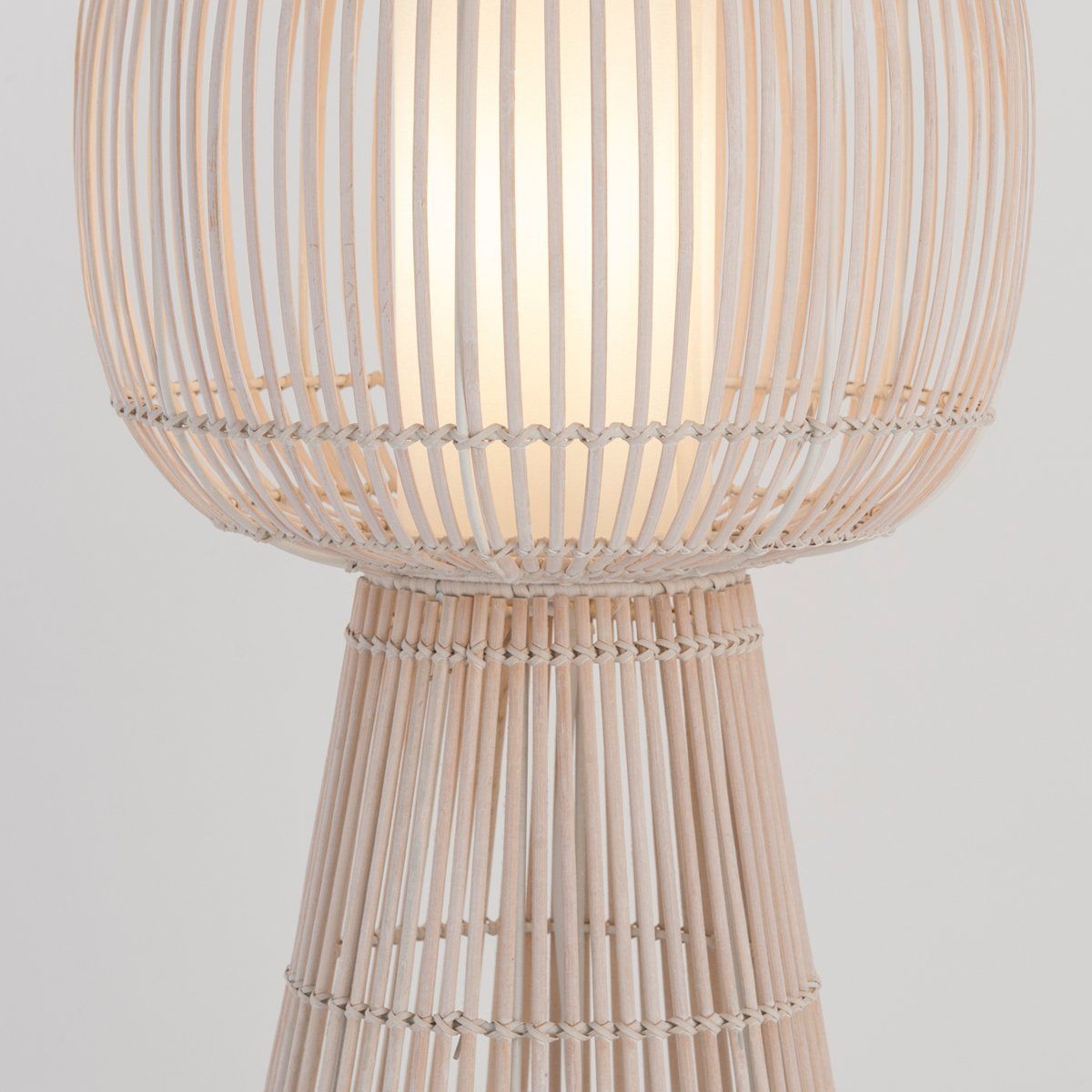 Lampe scandinave SHIMA bois blanchi en métal et bambou