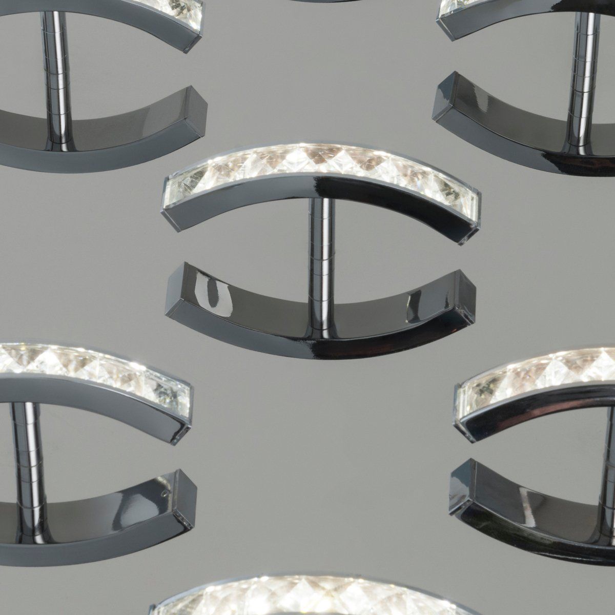 Plafonnier design LED MONA argenté en métal et verre effet cristal