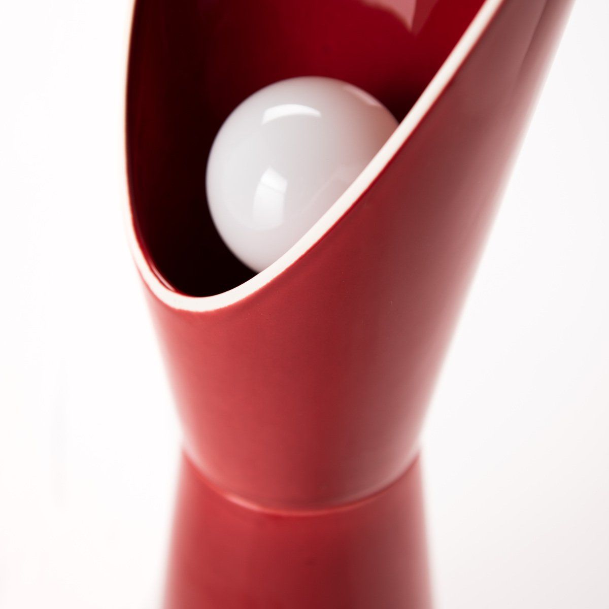 Lampe de salon ROOMY rouge en céramique