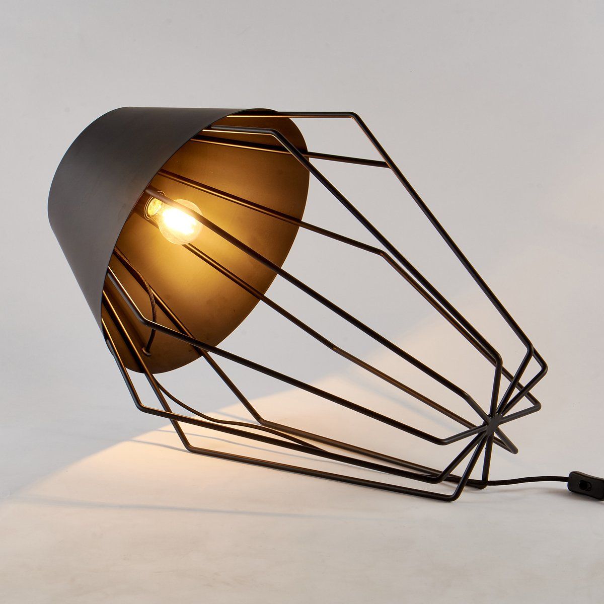 Lampe à poser design CRAFTY en métal noir mat