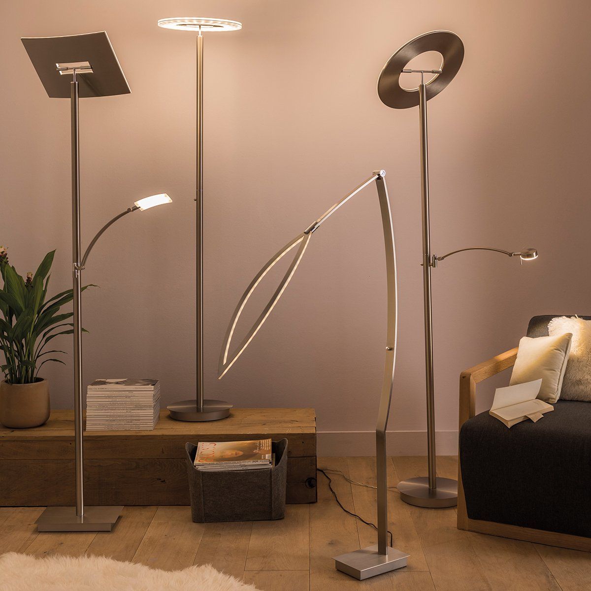 Lampadaire design LED triple pied et lampe ronde Loon