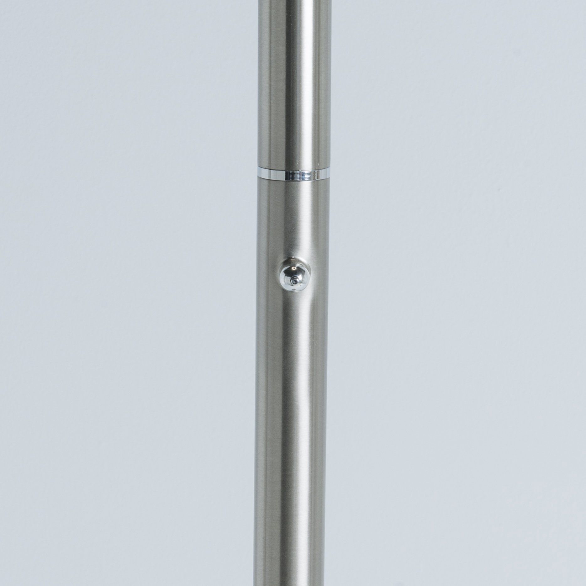 Lampadaire design Led dimmable RING argenté en nickel satiné
