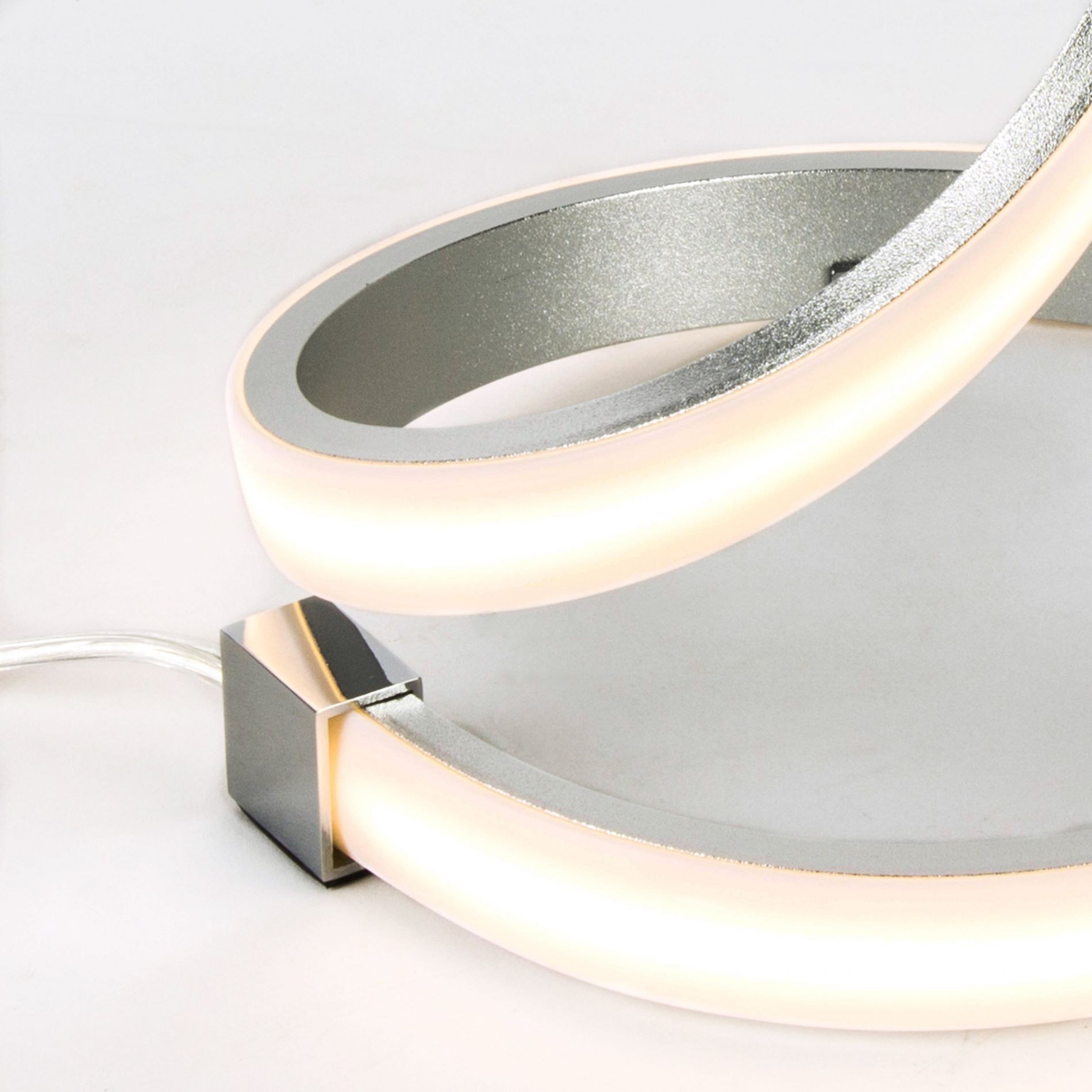 Lampe design Led NUR argentée en métal et acrylique