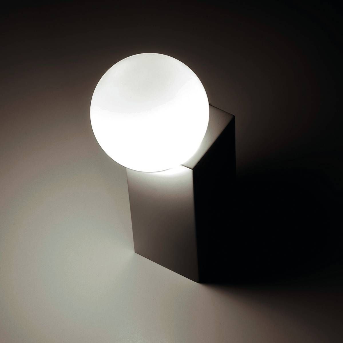 Lampe LED NOLANE grise en métal et verre