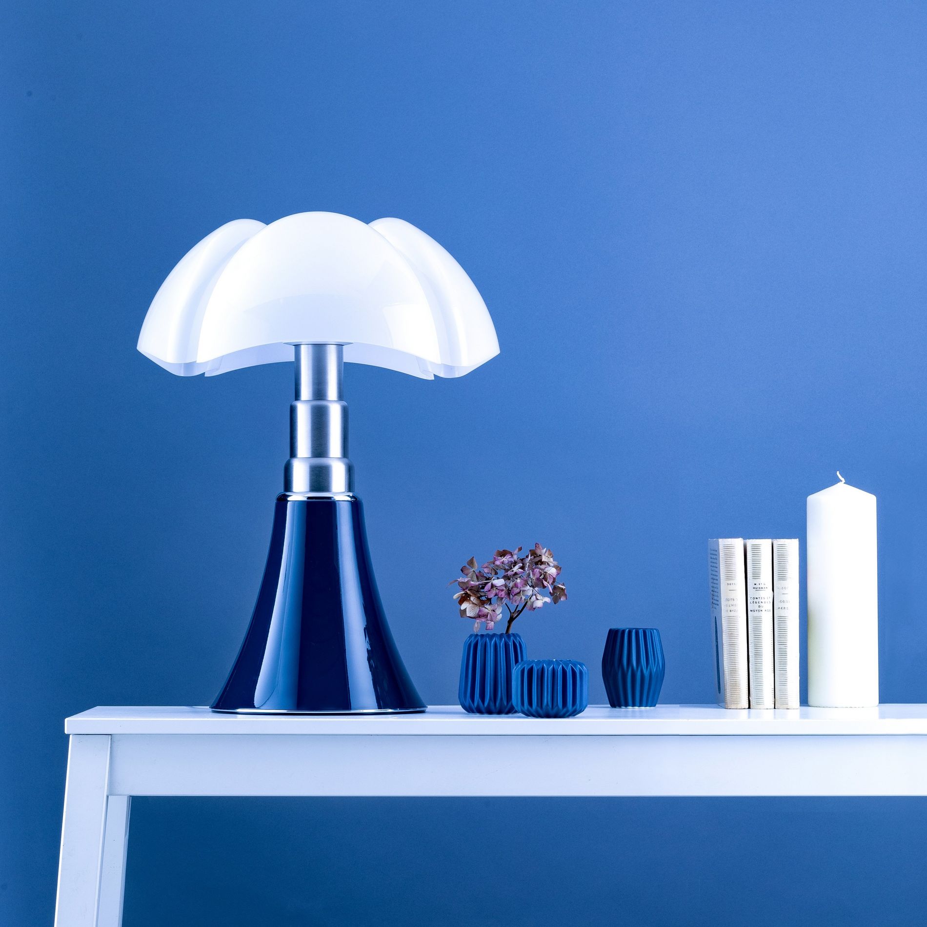 Lampe en aluminum COBRA bleue nuit - Keria et Laurie Lumière