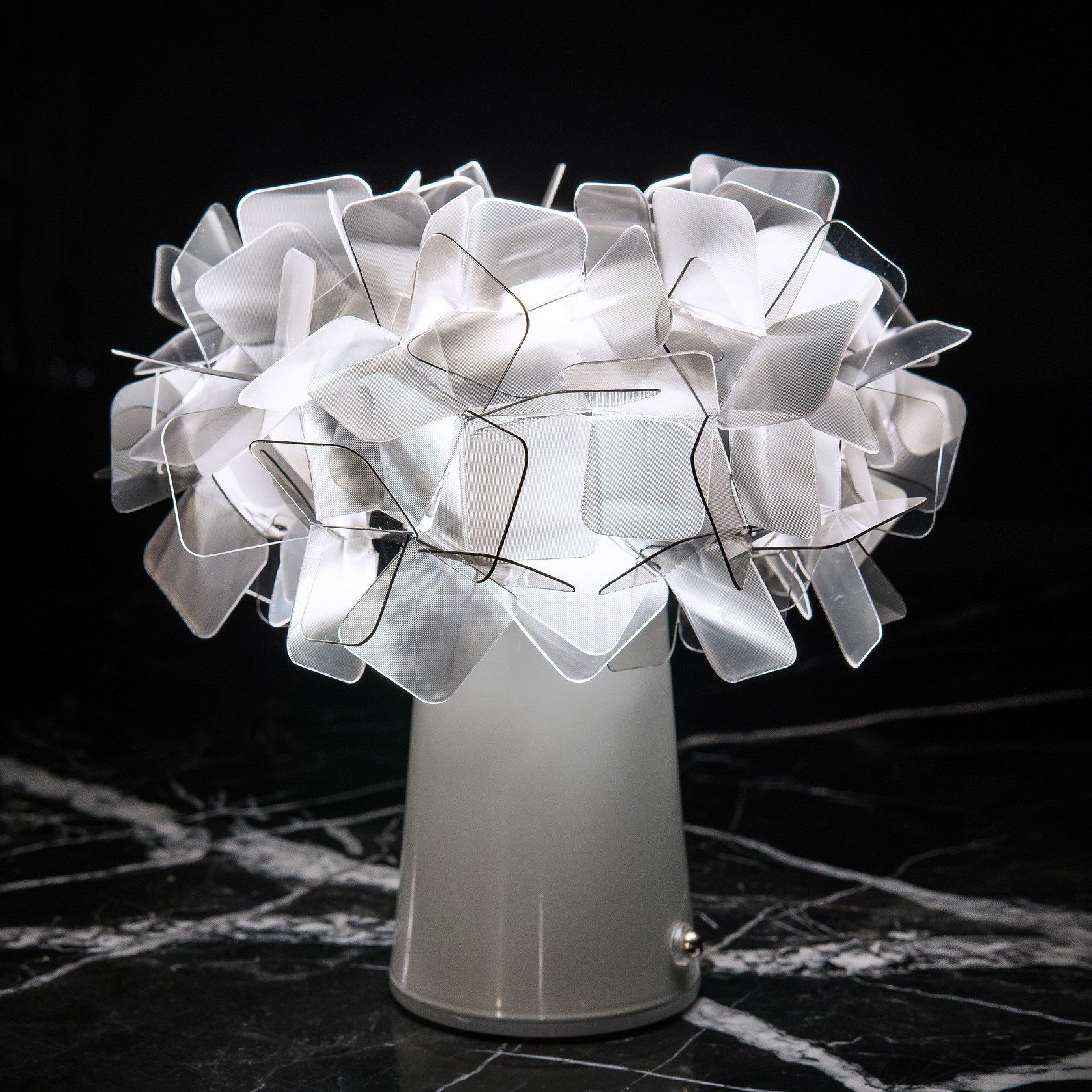 SLAMP - Lampe décorative CLIZIA blanche et fumée en PVC