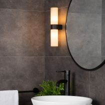 Applique murale salle de bain JESSE en métal noir et verre opale blanc