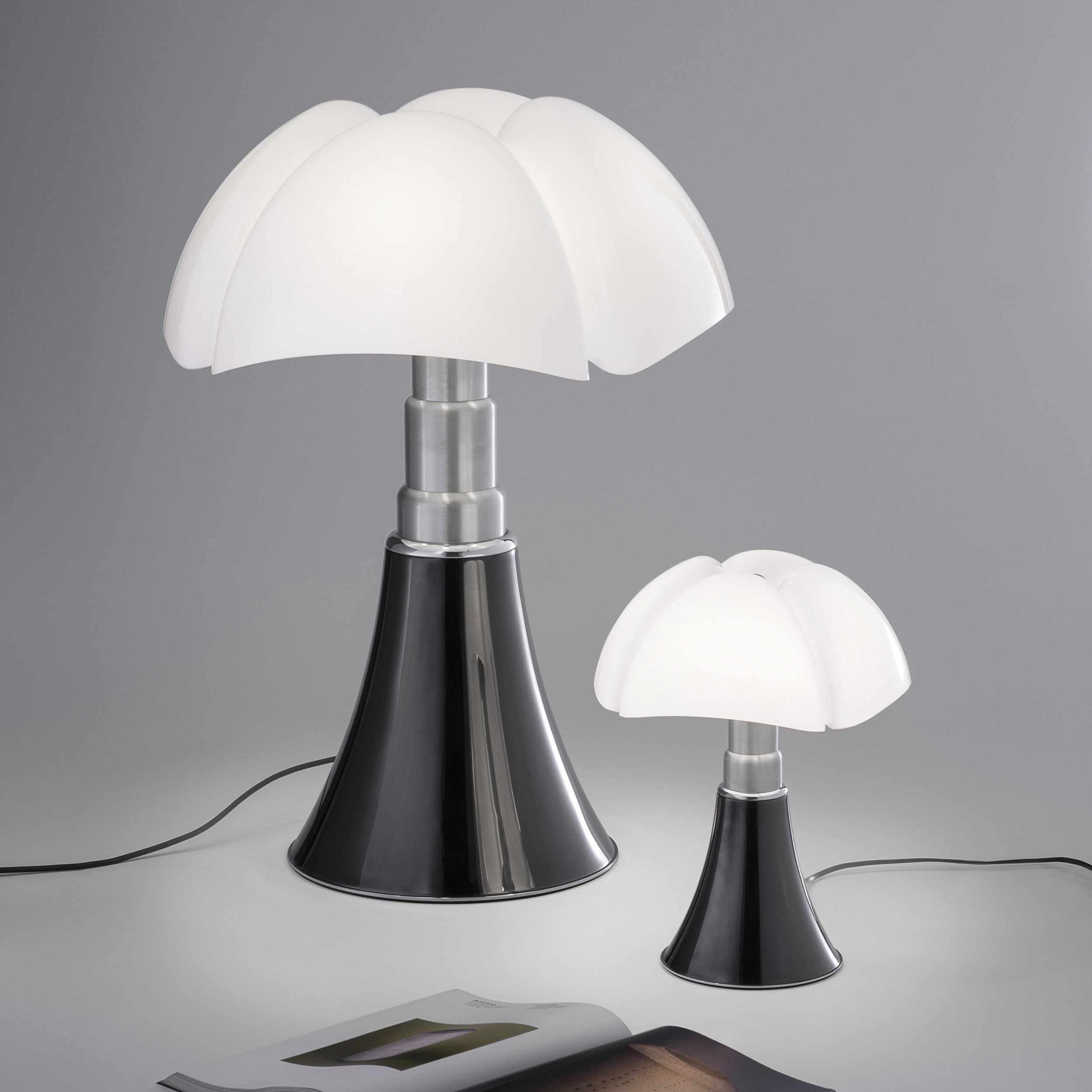 Lampe LED dimmable PIPISTRELLO GM noir mat H86cm