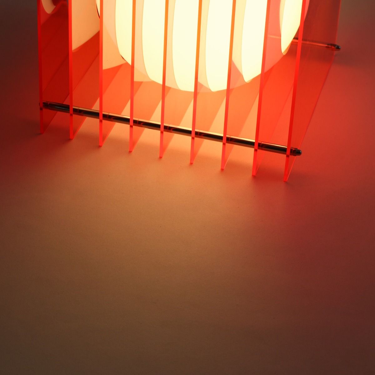 Lampe LOP BIG SQUARE rose/verre opal H24cm