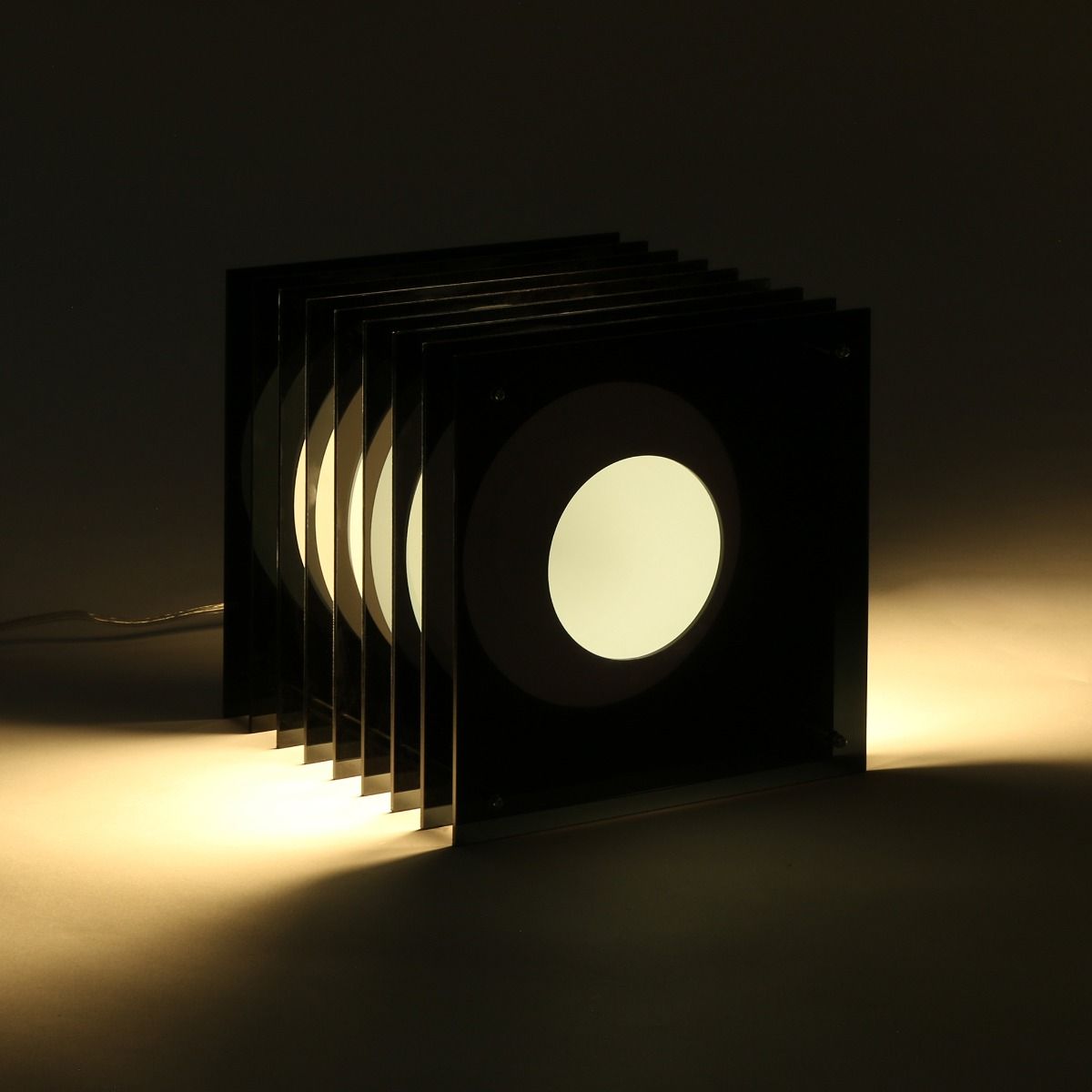 Lampe BIG SQUARE en acrylique noir/verre opal H24cm
