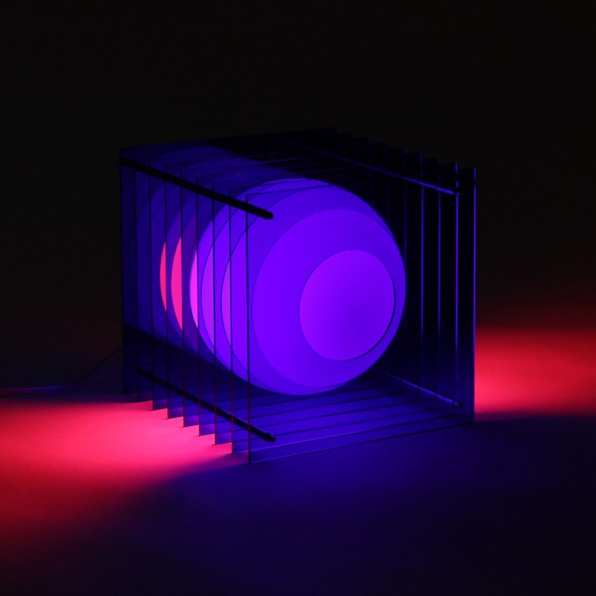 Lampe BIG SQUARE en acrylique bleu/verre opal H24cm