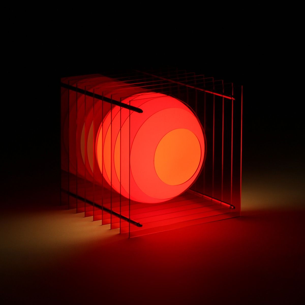 Lampe LOG BIG SQUARE en acrylique rouge/verre opal H24cm