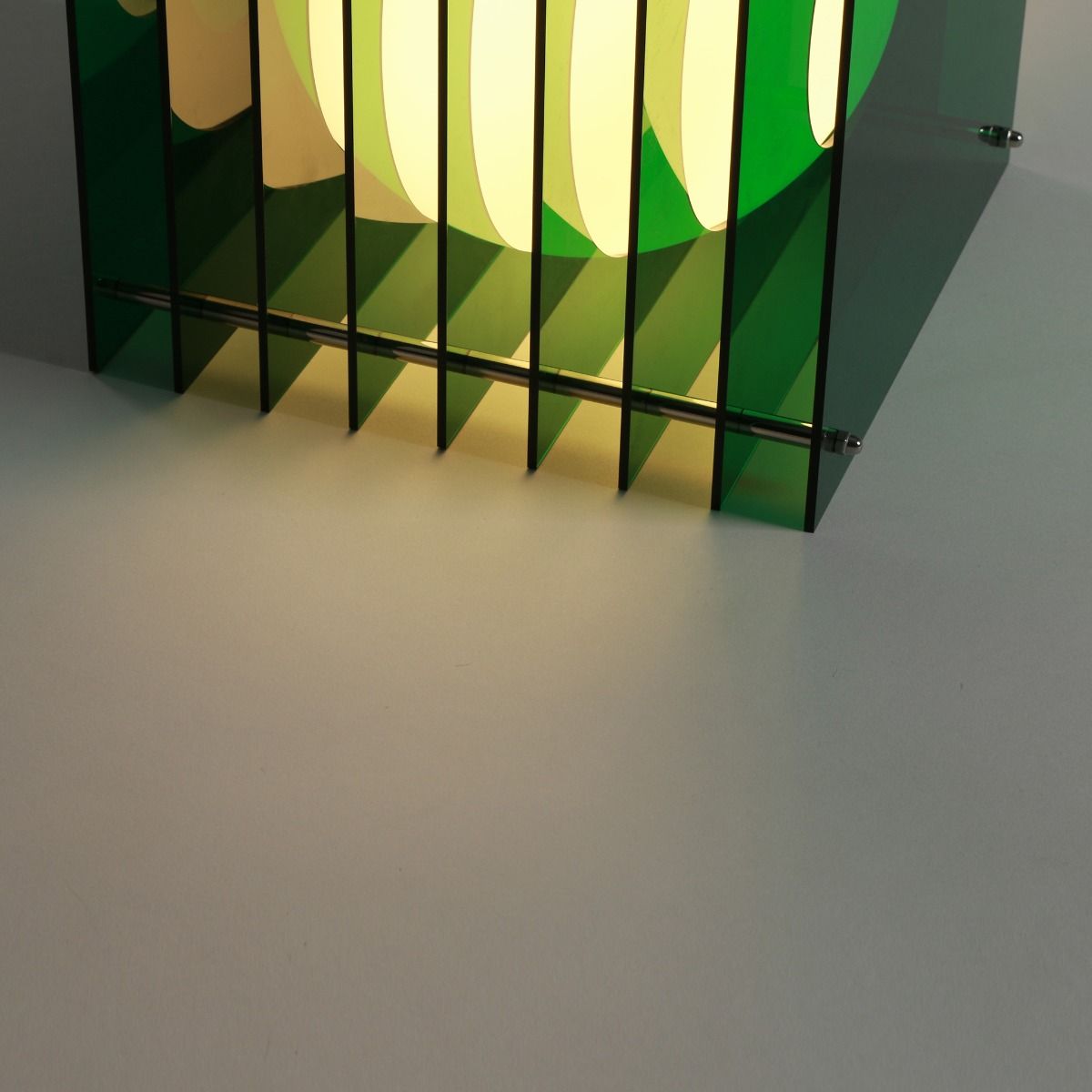 Lampe LOG BIG SQUARE en acrylique vert/verre opal H24cm