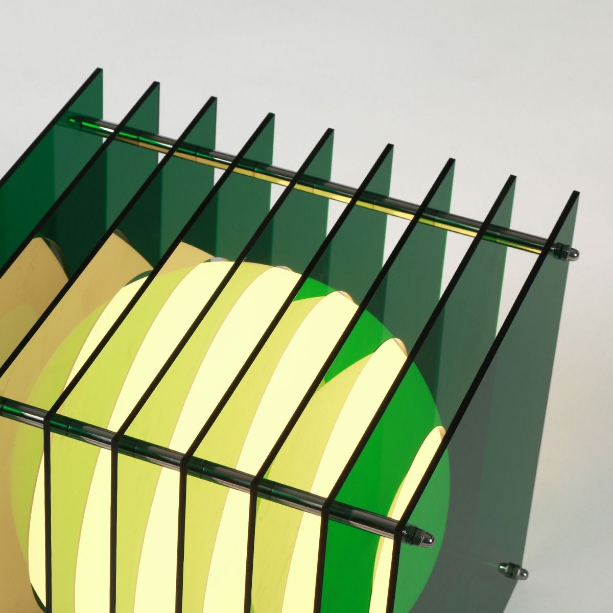 Lampe LOG BIG SQUARE en acrylique vert/verre opal H24cm