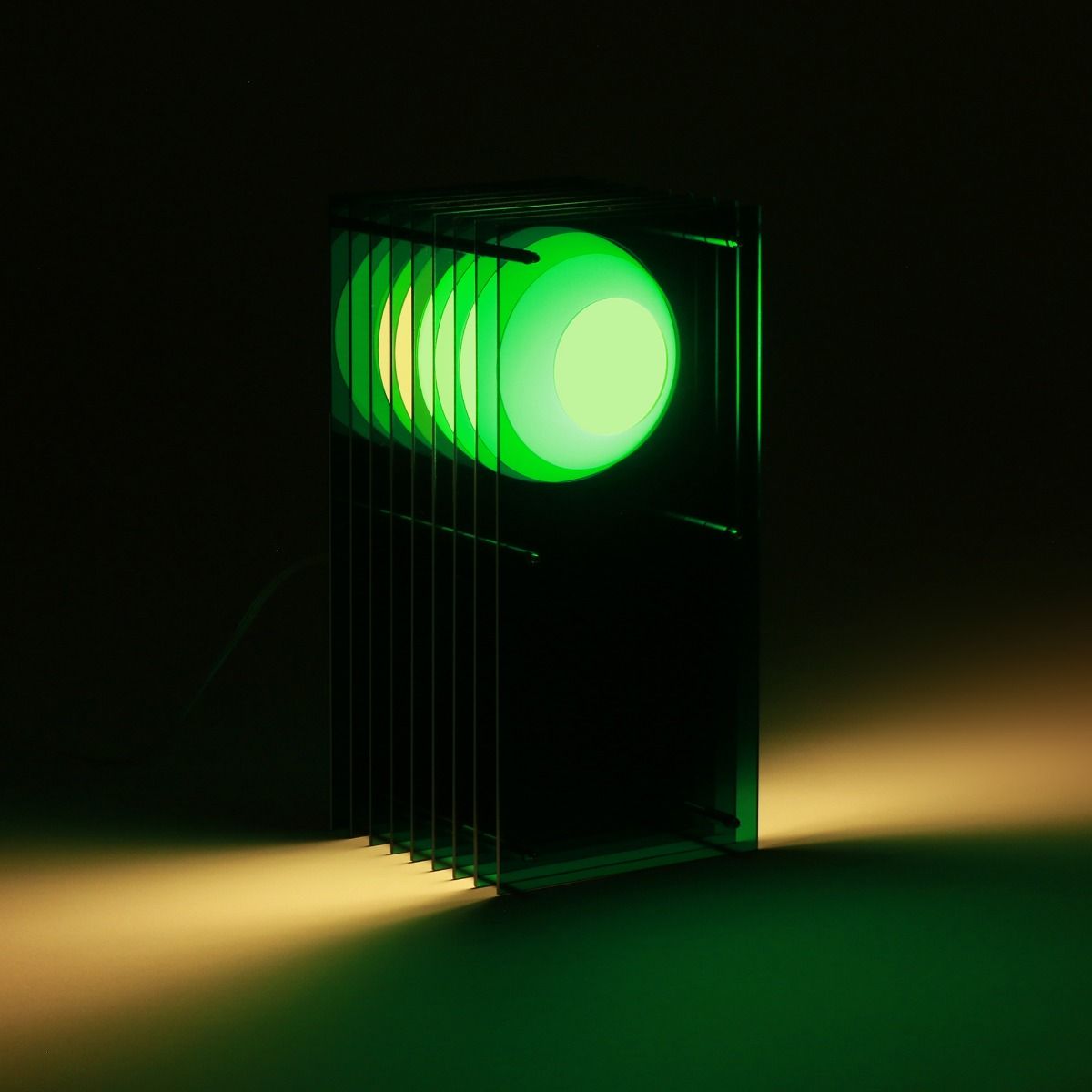 Lampe LOP SMALL RECTANGLE acrylique vert/verre opal H38cm