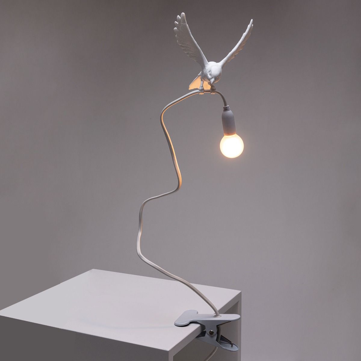 Lampe à poser SPARROW LANDING polypropylène blanc H67.5cm