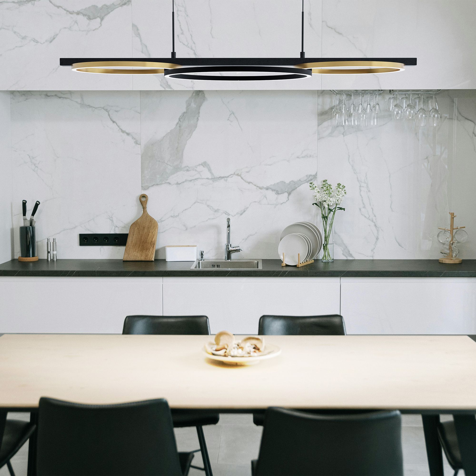 Suspension LED dimmable LANACERA noir/doré L96,5cm