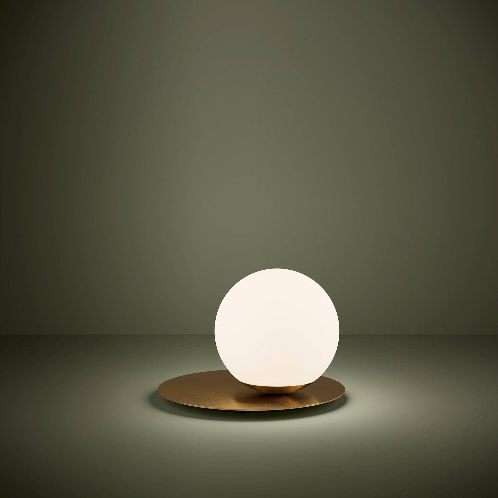 Lampe de table en métal doré ARENALES E27 40W