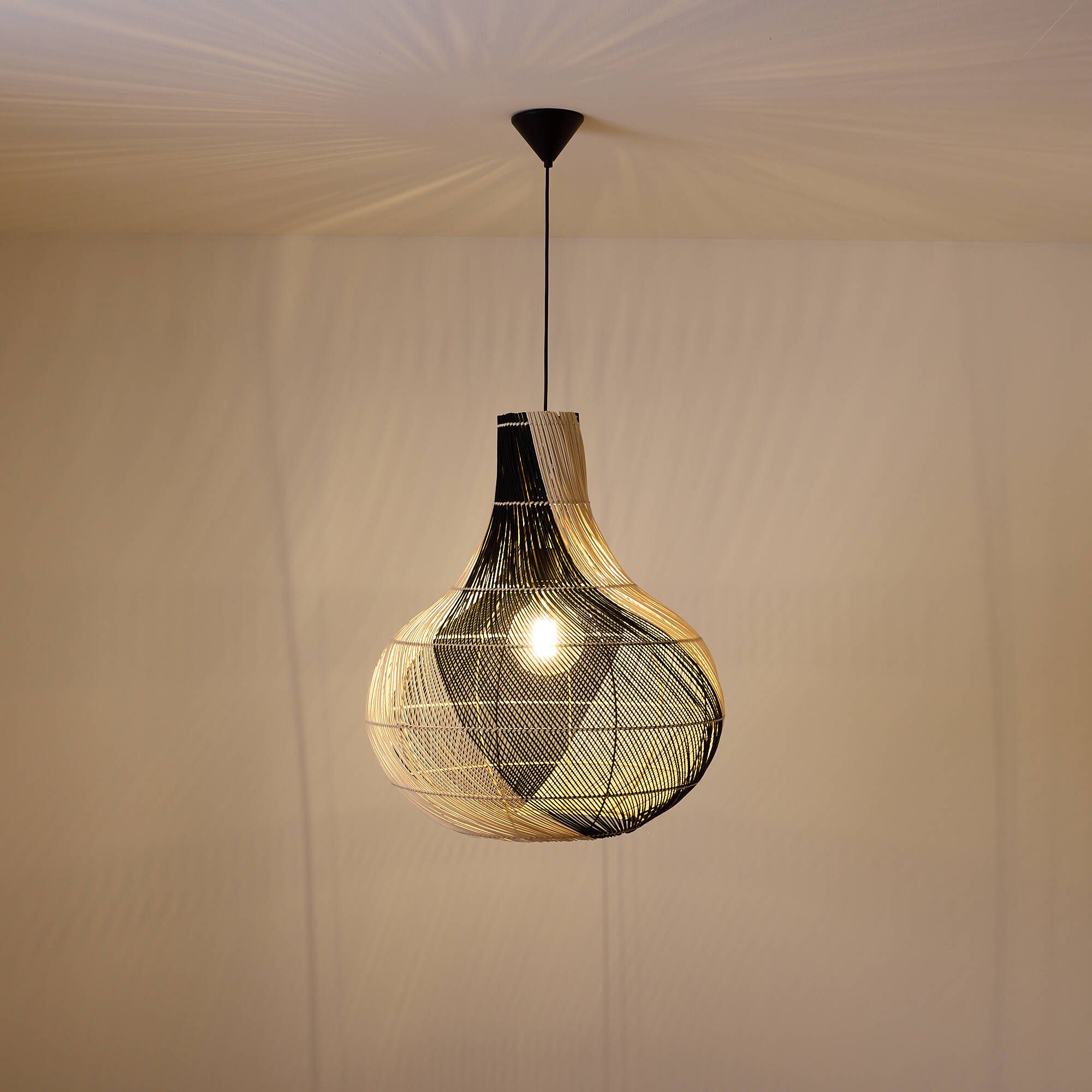 Suspension HANOI rotin blanc/noir Ø60cm