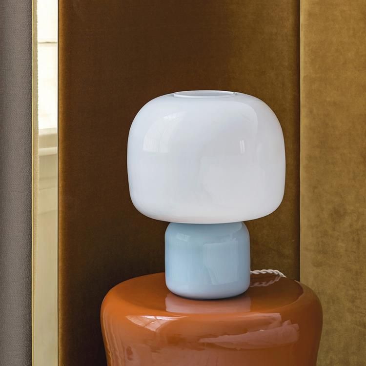 Lampe LOULOU verre teinté bleu et abat jour teintée blanc H30cm