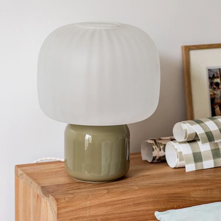 Lampe à poser LOULOU vert/abat-jour opal verre teinté et dépoli H30cm