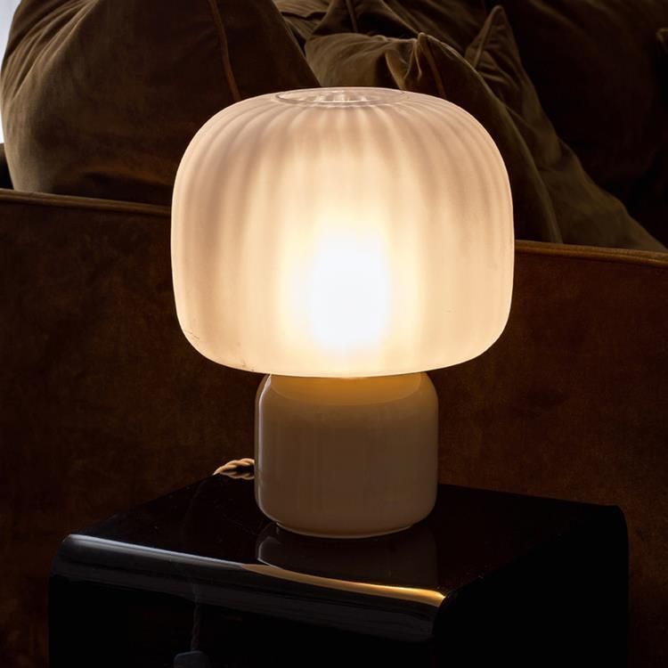 Lampe à poser LOULOU soupe d'orties/abat-jour opal Verre teinté et dépoli H30cm
