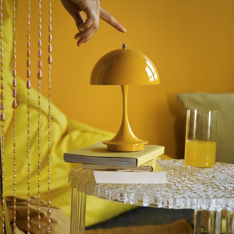 Lampe baladeuse LED PANTHELLA dimmable jaune H23cm
