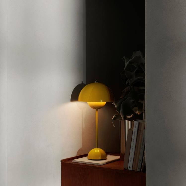 Lampe à poser FLOWERPOT VP3 moutarde H50cm