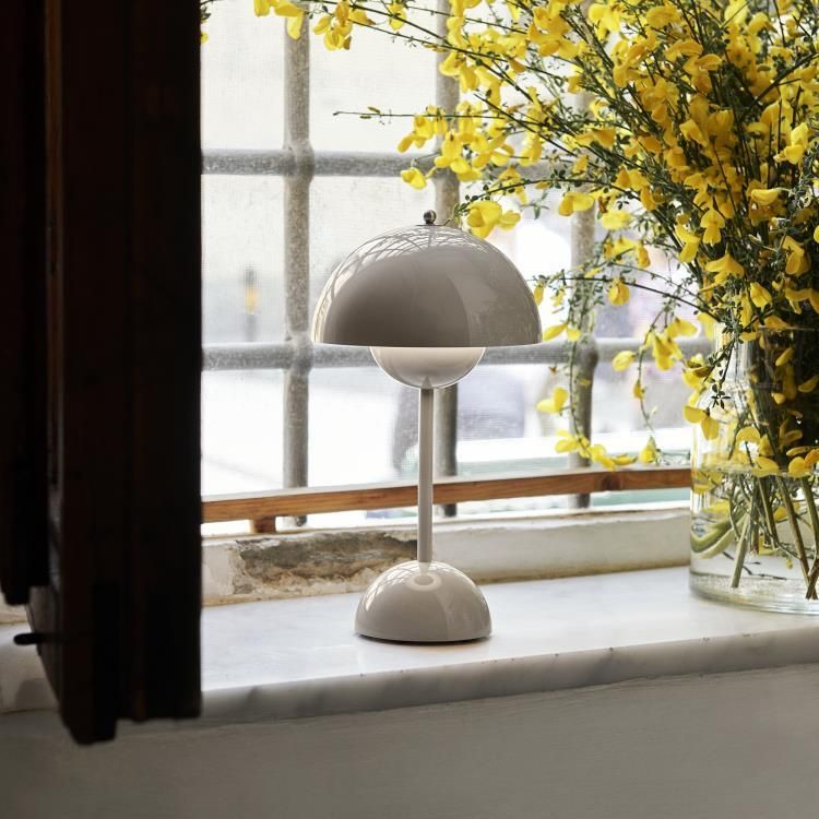 Lampe à poser FLOWERPOT VP9 taupe H29.5cm